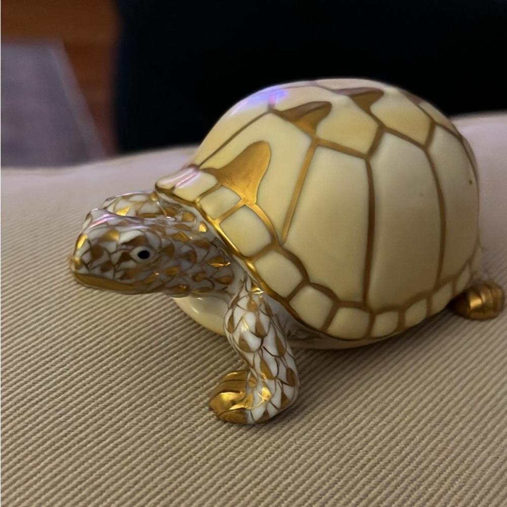 Herend box turtle